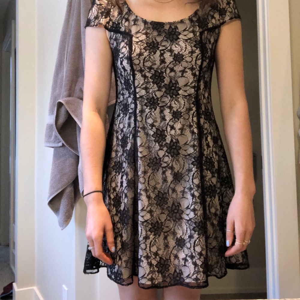 Alice and olivia mini lace dress